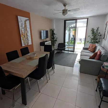 Elegance Duplex Parque Santiago2 *